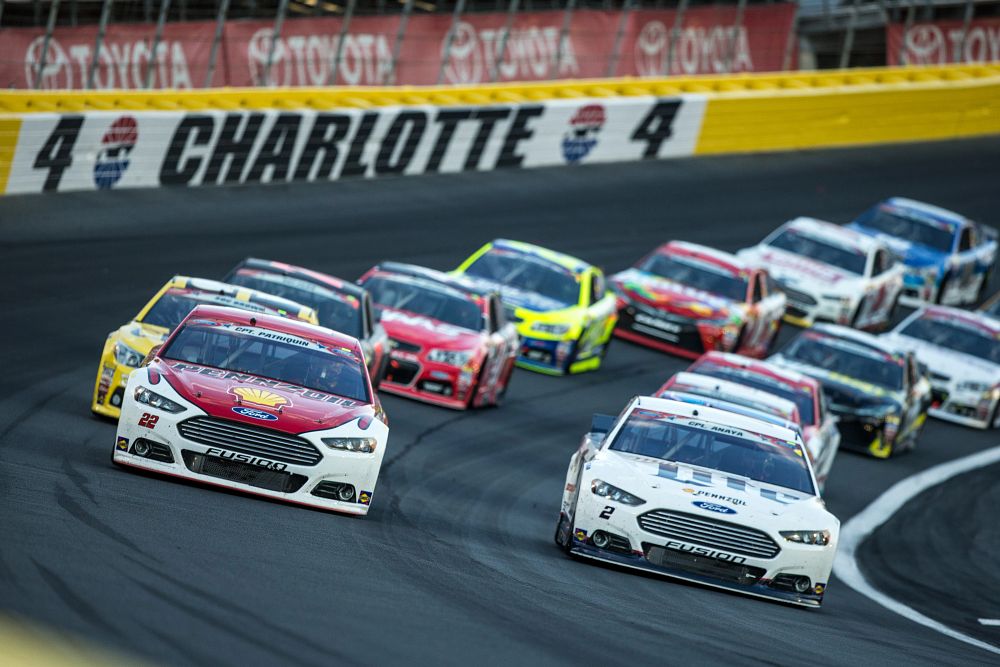 race at charlotte motor speedway