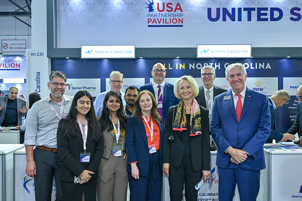 Company Representatives pose with US Ambassador to UAE at Arab Health trade show