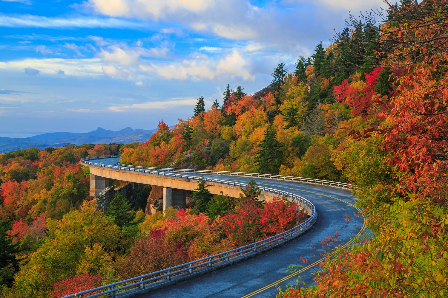 fall drive on the blue ridge parkway
